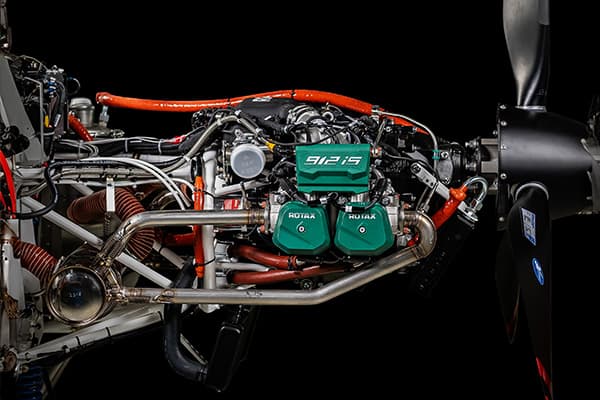 Rotax 912 iS engine