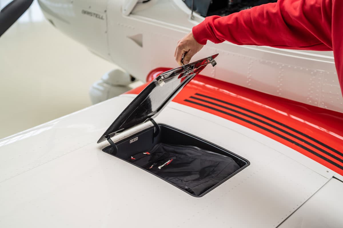 Bristell B23 Mosaic wing luggage compartment